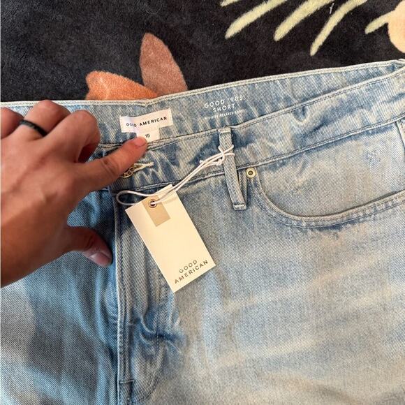 NWT Good American Good 90s Sky Blue Denim Shorts - Picture 3 of 3